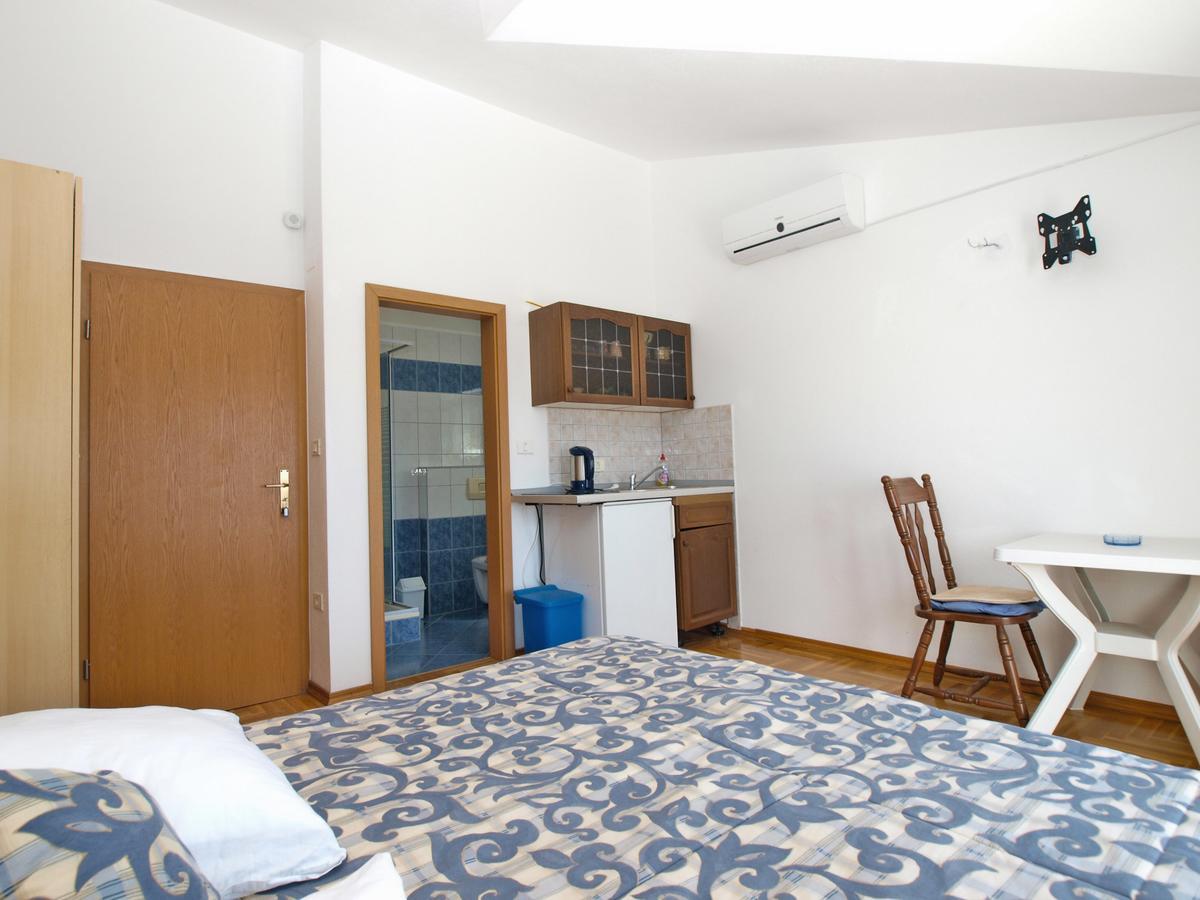 Apartments Anto 1598 Fazana Bagian luar foto