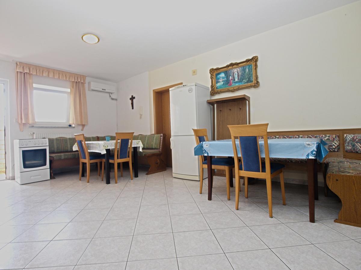 Apartments Anto 1598 Fazana Bagian luar foto